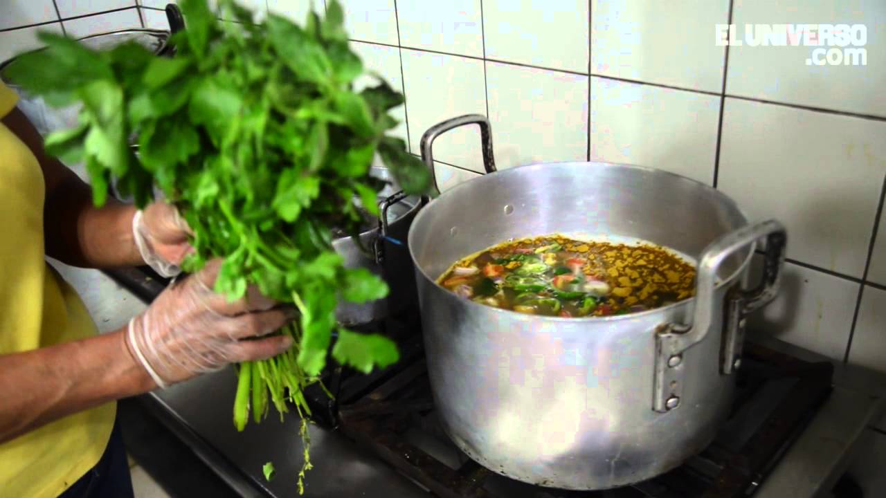 Preparación del encebollado en Guayaquil