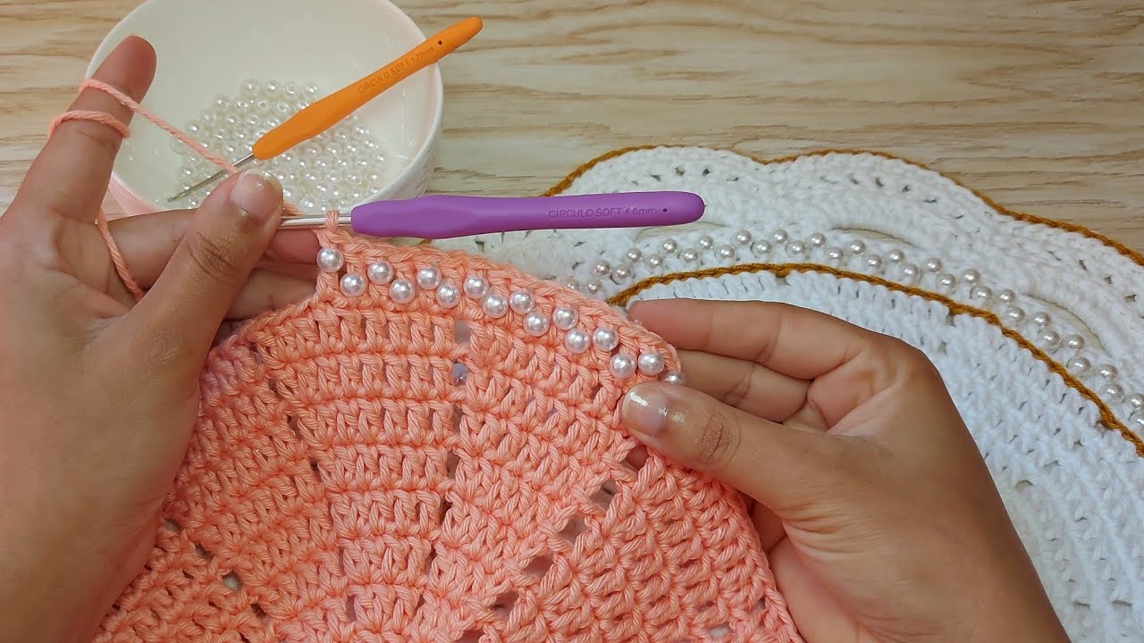 Como trabalhar 2 carreiras de perolas ao mesmo tempo no ponto alto | Crochet Tutorial