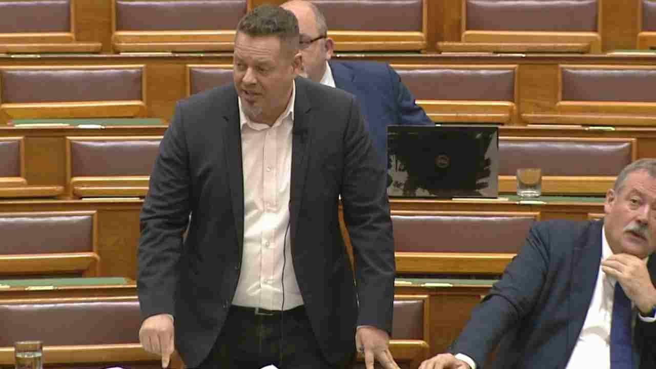 DÖBBENETES tények: AKKUGYÁRAK botrányaival, KÜLFÖLDI szemét behordásával szembesítettem a kormányt