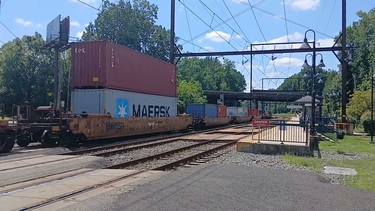 CSX I157 with a shiny rebuild trailing at woodbourne 