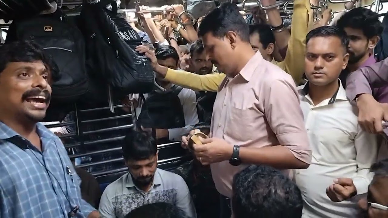 जात्याच्या मुखी घालिते मोत्याचे दाने.लोकल भजन, बुवांचे स्वतः वादन करून सुंदर अभंग गायन