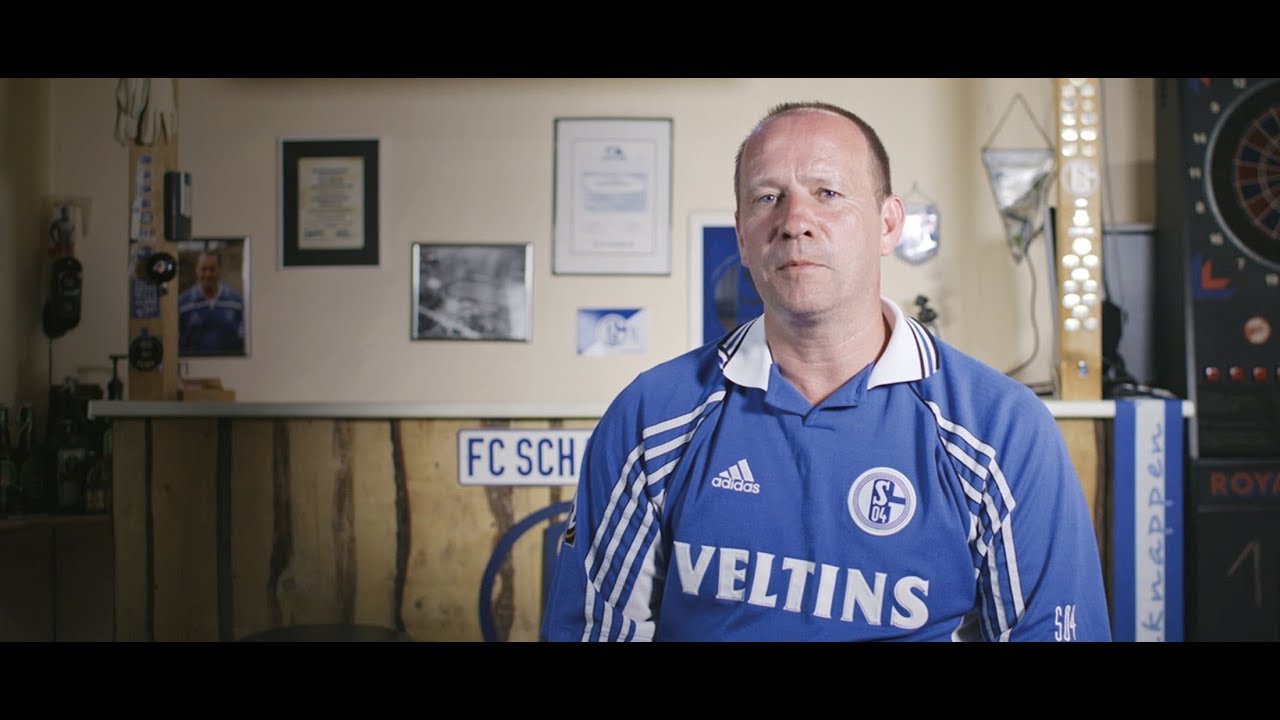 KÖNIGSBLAUE AUSWÄRTS. Echte Schalker. Echte Geschichten. (Teil 1)