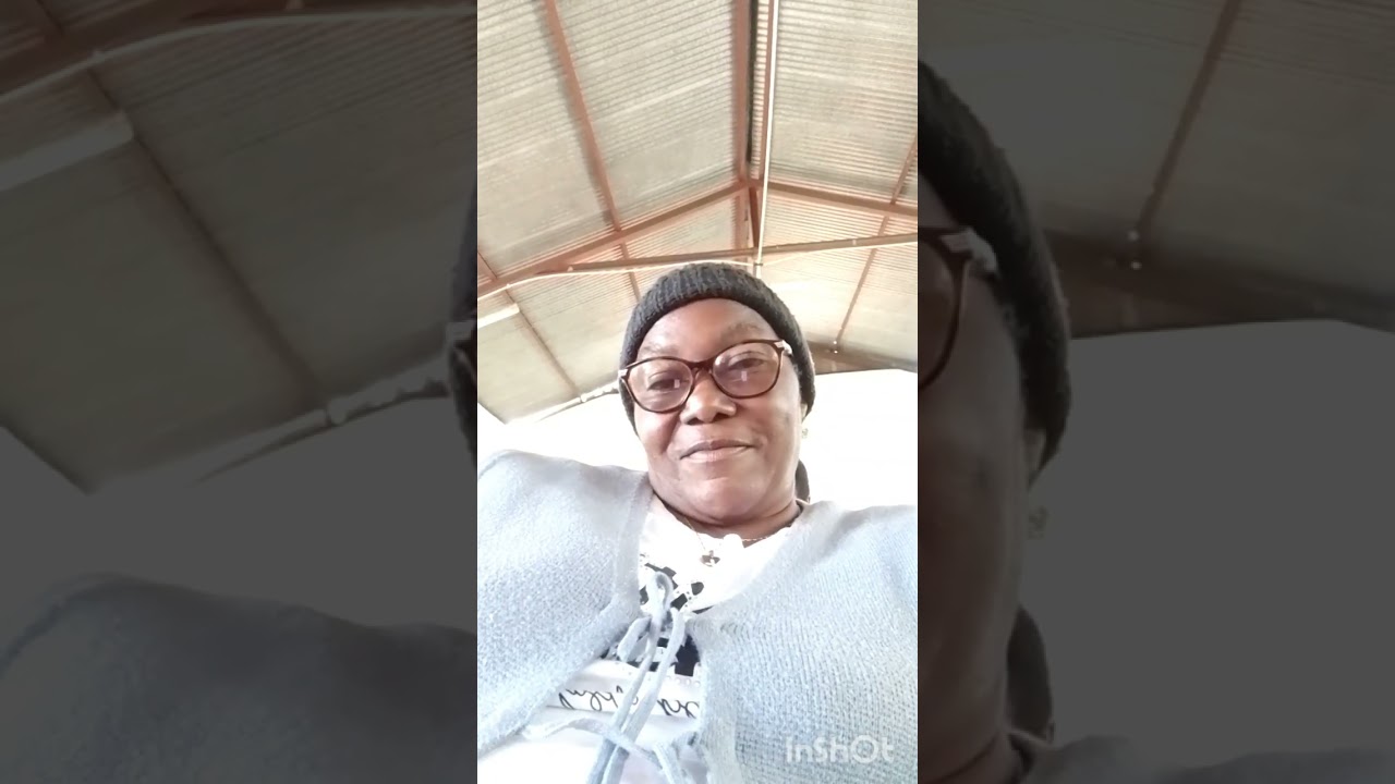 A wonderful trip to the San Community at Tsunkwe/Manketi , watch to familialise yourself with them🏠