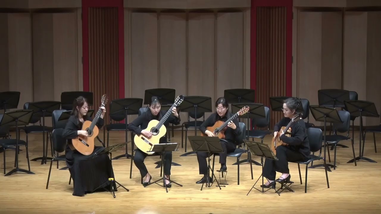 1부_6 Summer Dance_Chris Ruebens