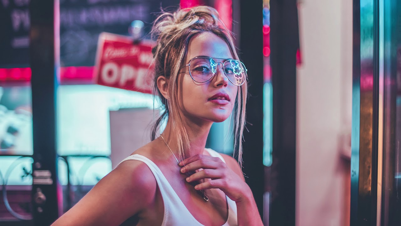 STAHL - WORLD (ft. vowl.)