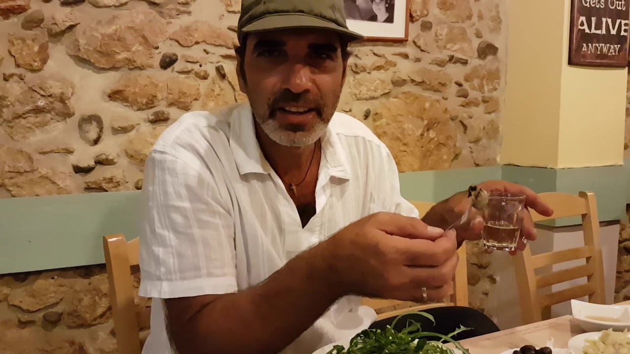 How to Eat a Snail on Crete