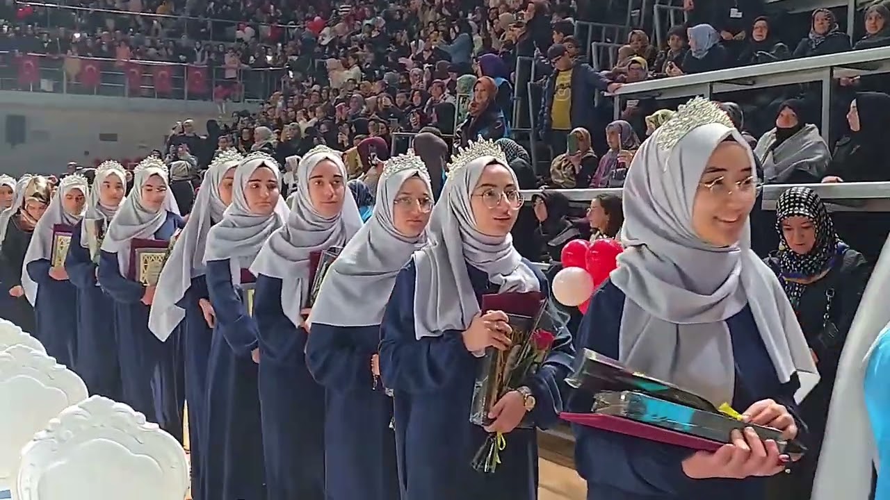Islamic School in Turkey (Şanlıurfa'da 571 Hafız İçin İcazet Töreni Düzenlendi)
