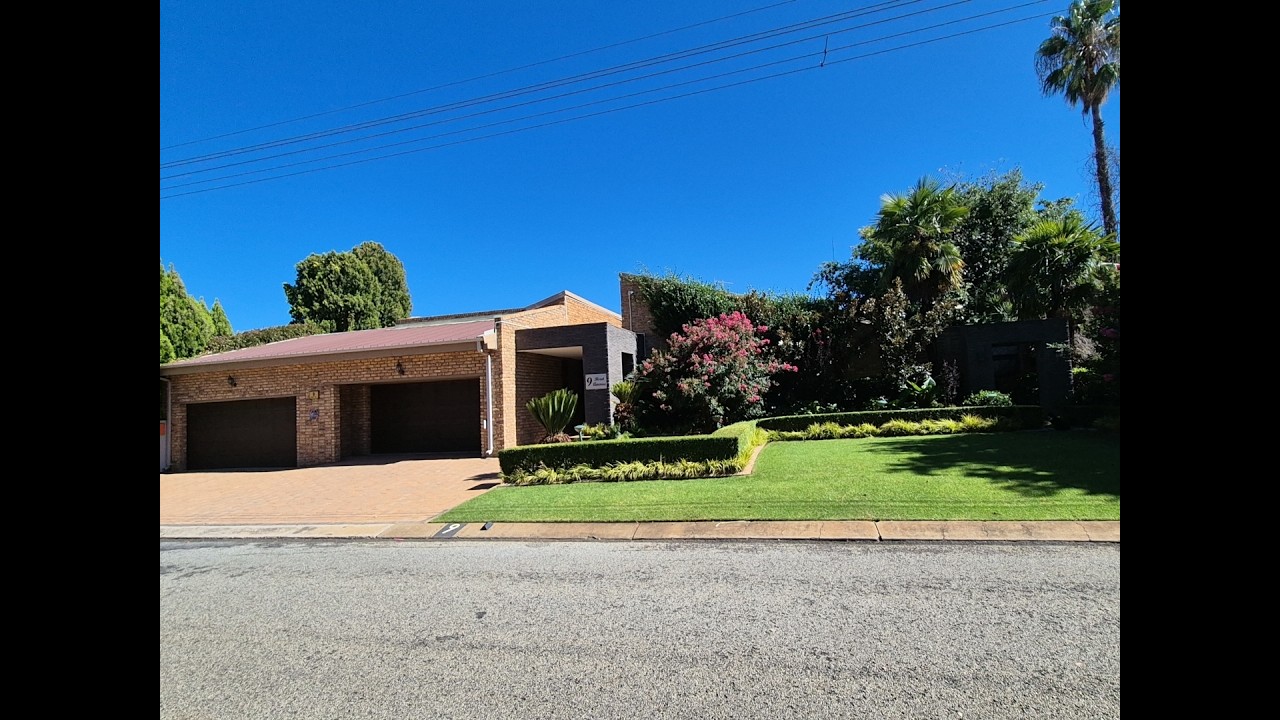 Spectacular 4 Bedroom Luxury Home in Van der Hoff Park