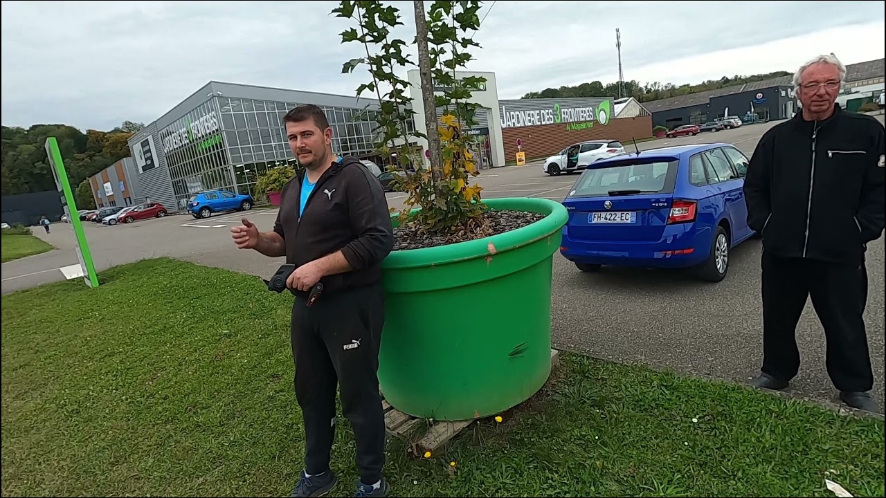 ZD RACING PIRAT 3 4s TEST 1 avec HOBEETLE 6s dans le prés cool engin tombola
