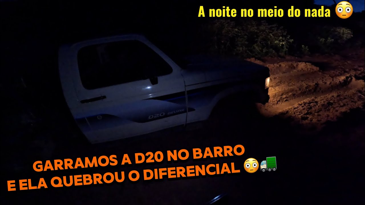 Atolamos a D20 no meio da nada a noite 😳🚛 pra ajudar ela quebrou 