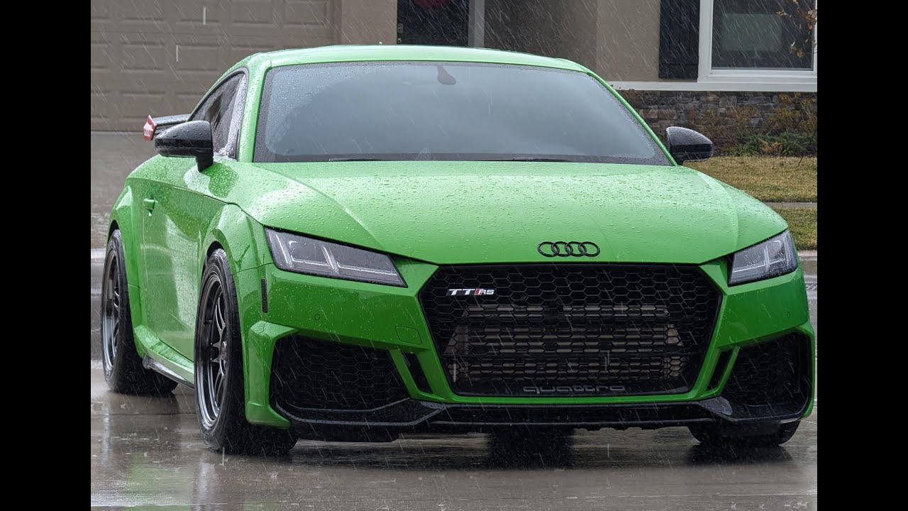 The Beast in Green: Audi TTRS Shreds the Streets!