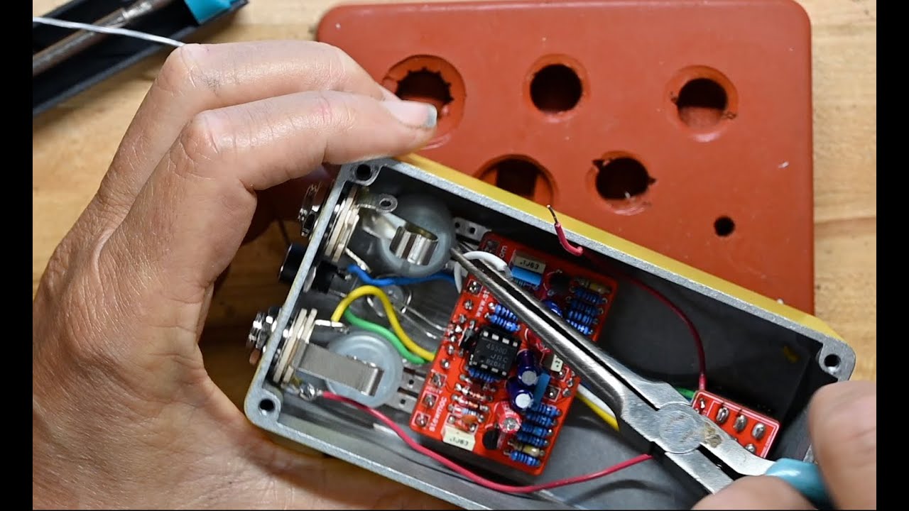 C.K. builds a Screamer guitar effects pedal kit from StewMac.com