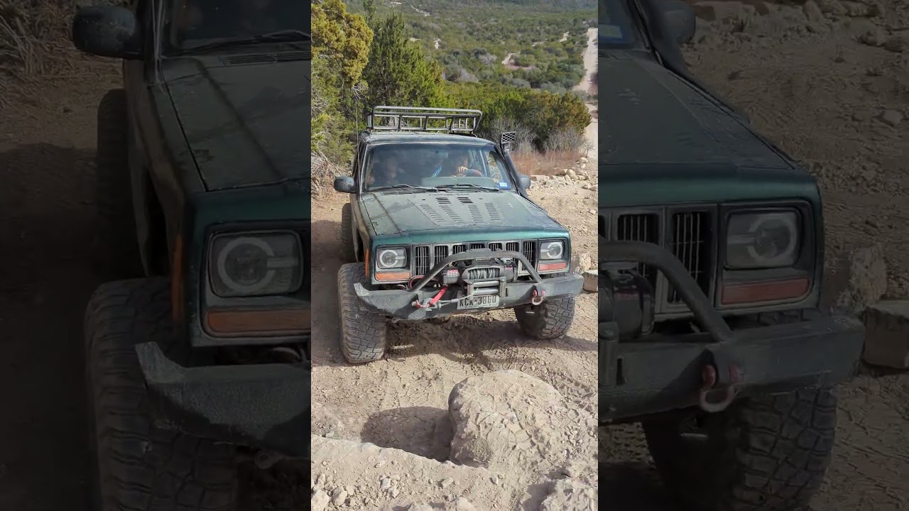 Jeep Cherokee XJ en Baby back trail Hidden Falls Adventure Park 