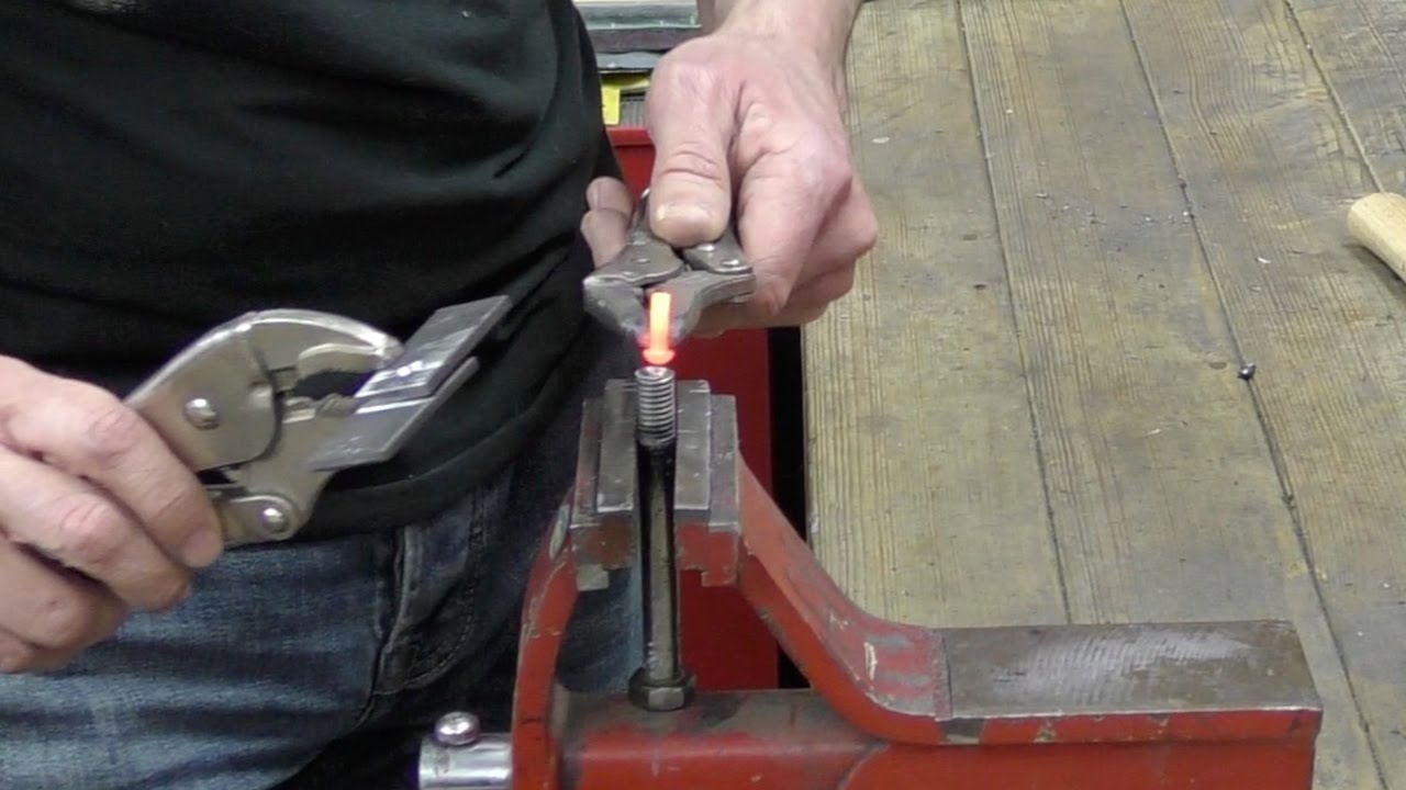 Delboy's Garage, Simple Skills, Real Steel Rivets.