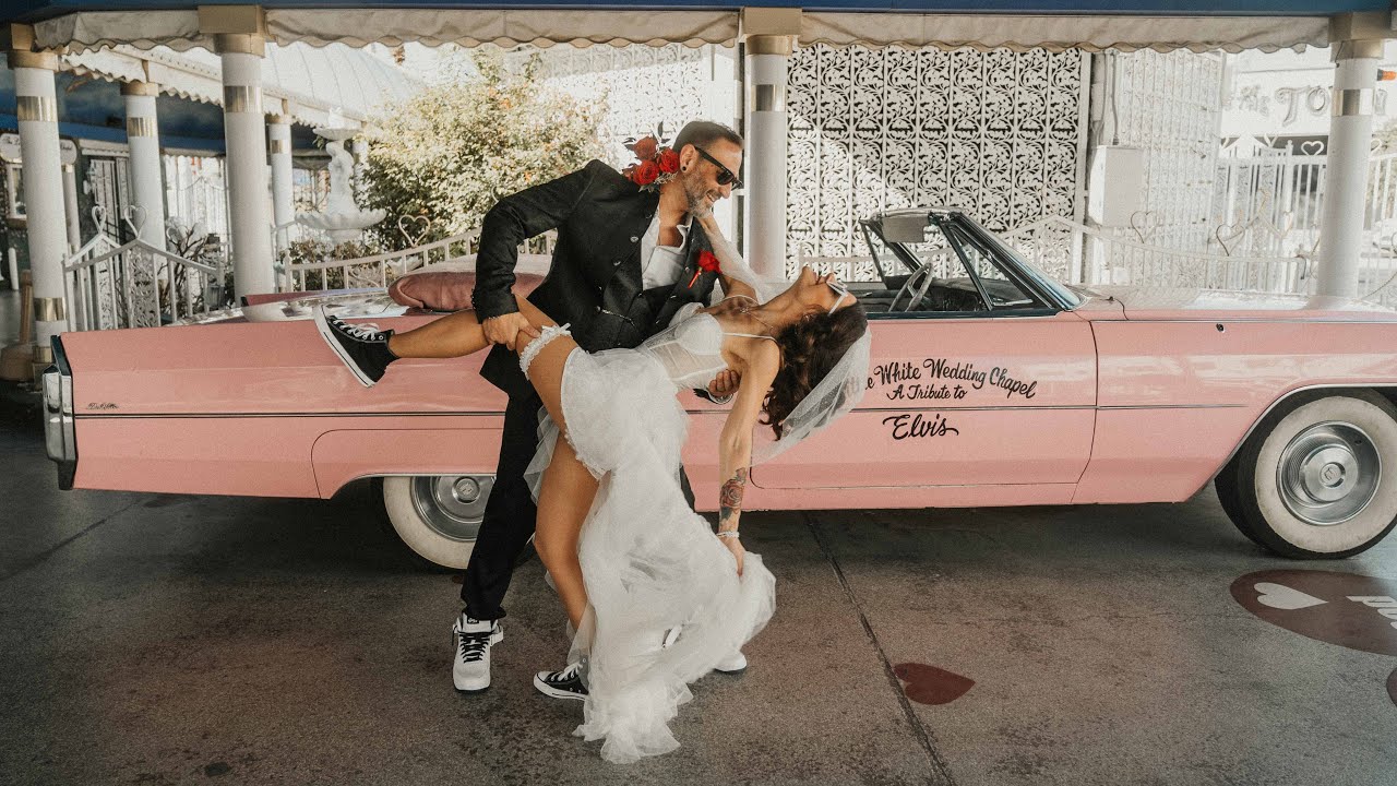 Vegas Elopement at the Little White Wedding Chapel