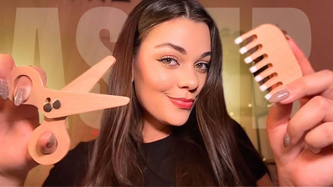 ASMR: AMIGA FOFOQUEIRA MEXE NO SEU CABELO COM PRODUTOS DE MADEIRA 🪵