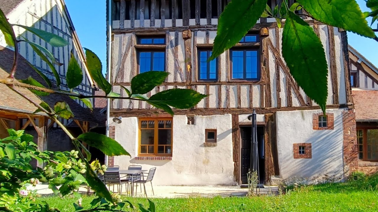 Maison &agrave; colombages du XVIᵉ si&egrave;cle @sebastienamieil 