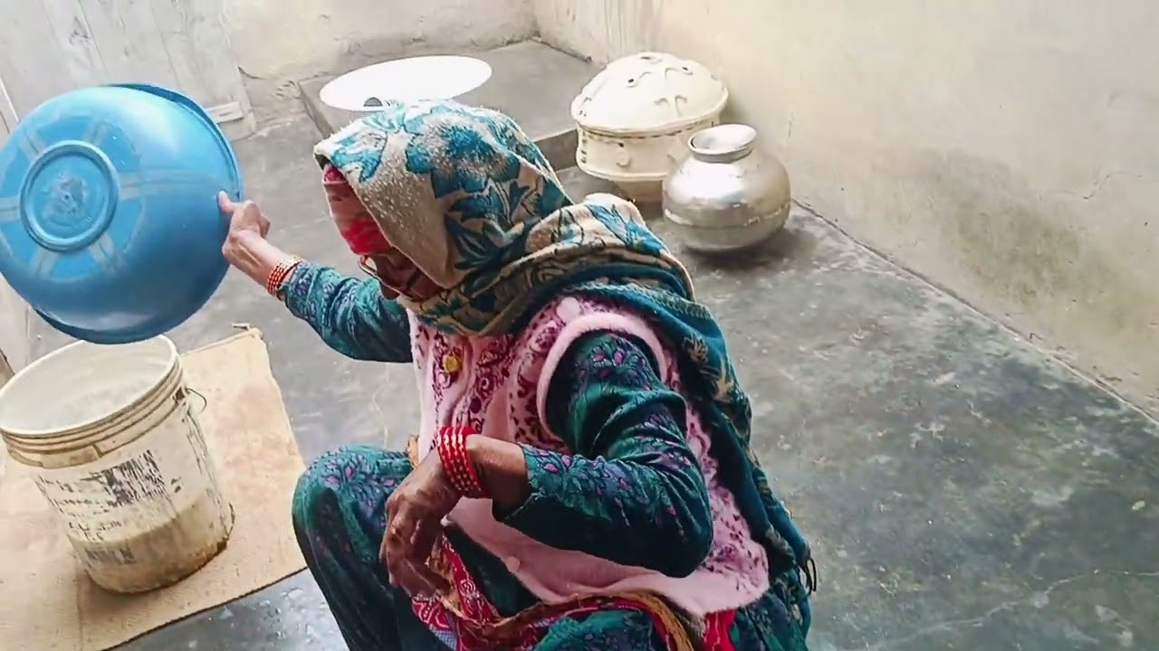 सब कुछ मिट्टी से ही शुरू होता है और मिट्टी में पलता है और मिट्टी में ही खत्म #village #funny #comedy