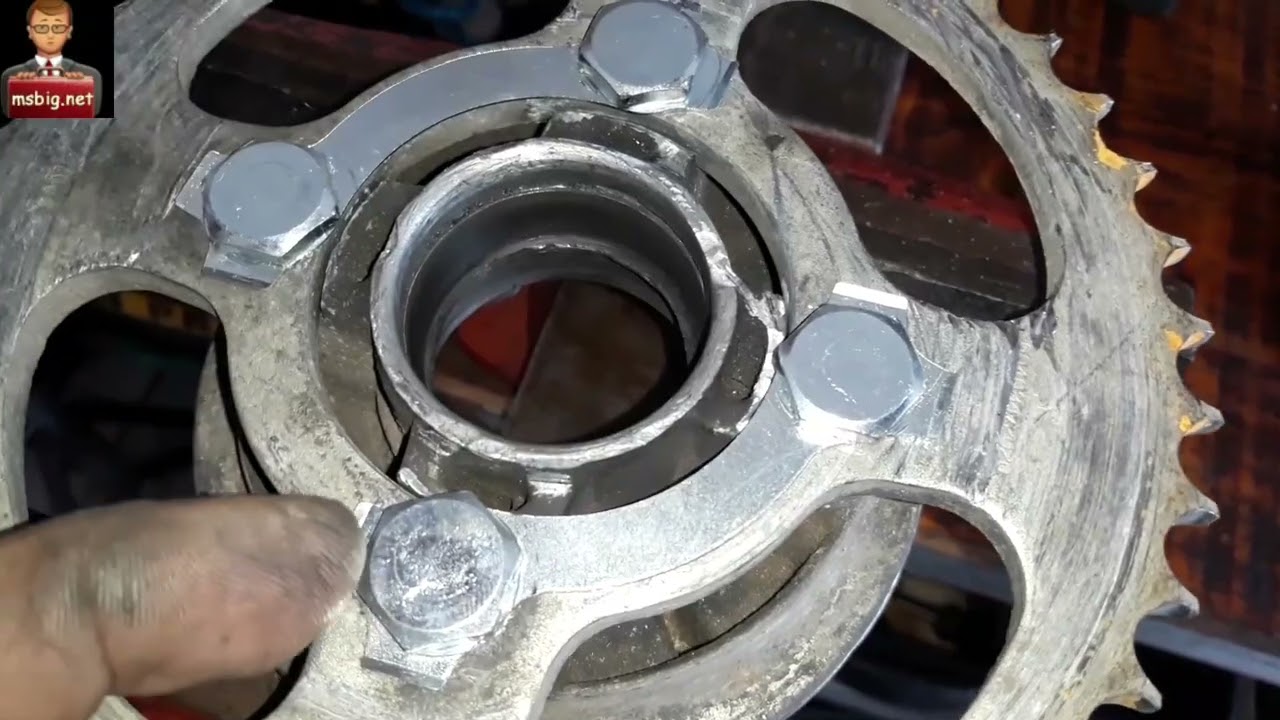 Parafusos da coroa de tração quebrando na YBR 125 YAMAHA , nunca monte sem essas peças