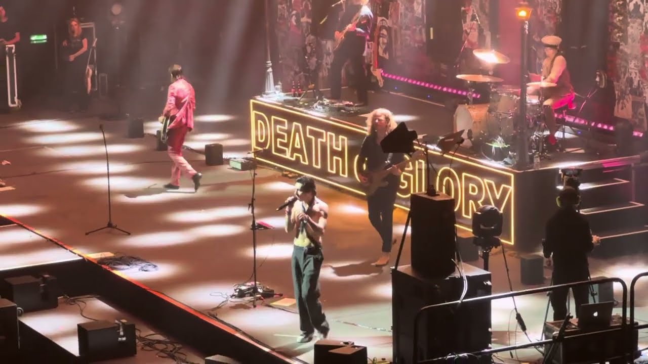 Palaye Royale “Pretty Stranger” Live @ OVO Wembley Arena, London 9/11/24