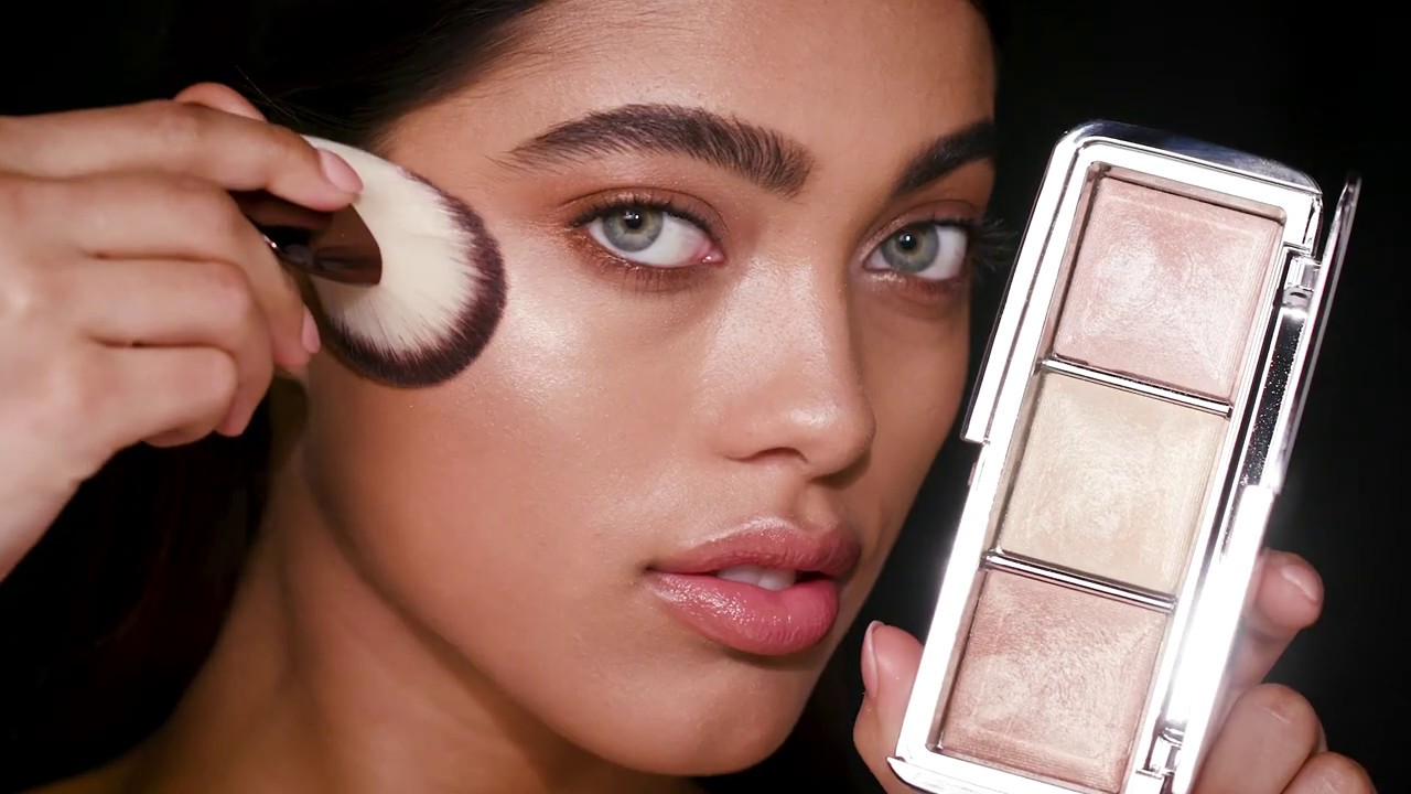 How to Apply Ambient Metallic Strobe Lighting Palette | Hourglass Cosmetics
