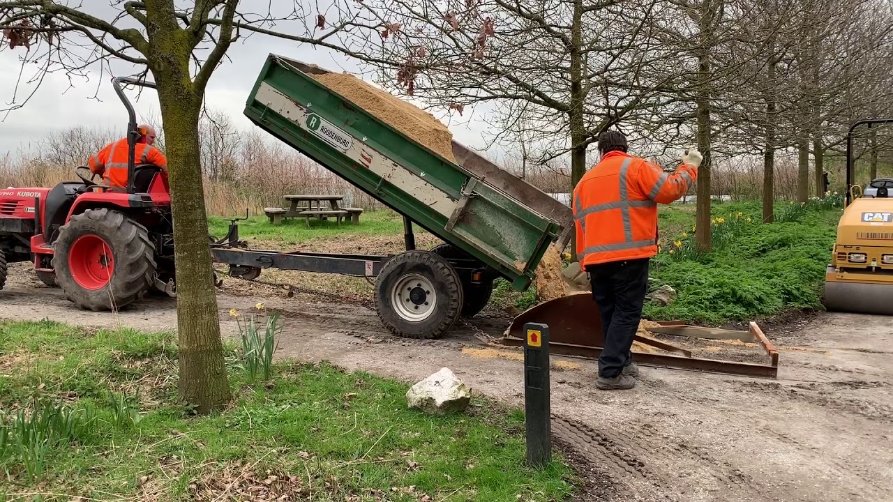Loonbedrijf Roodenburg - Renovatie paden Natuurbelevingstuin De Bult