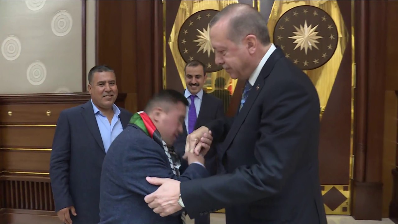 President Erdogan receives Palestinian with Down syndrome