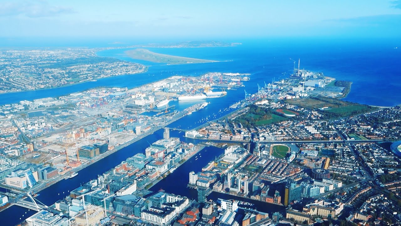 Helicopter ride over Dublin 4K