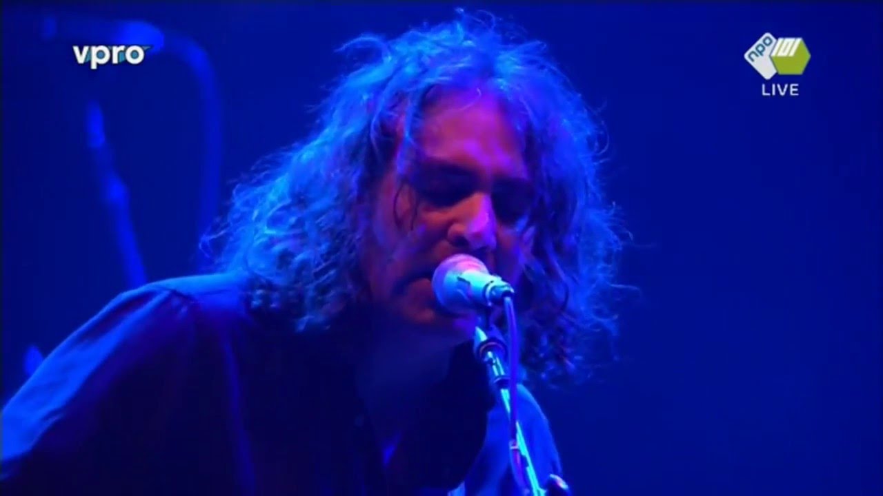 The War on Drugs - An Ocean in Between the Waves (Live)