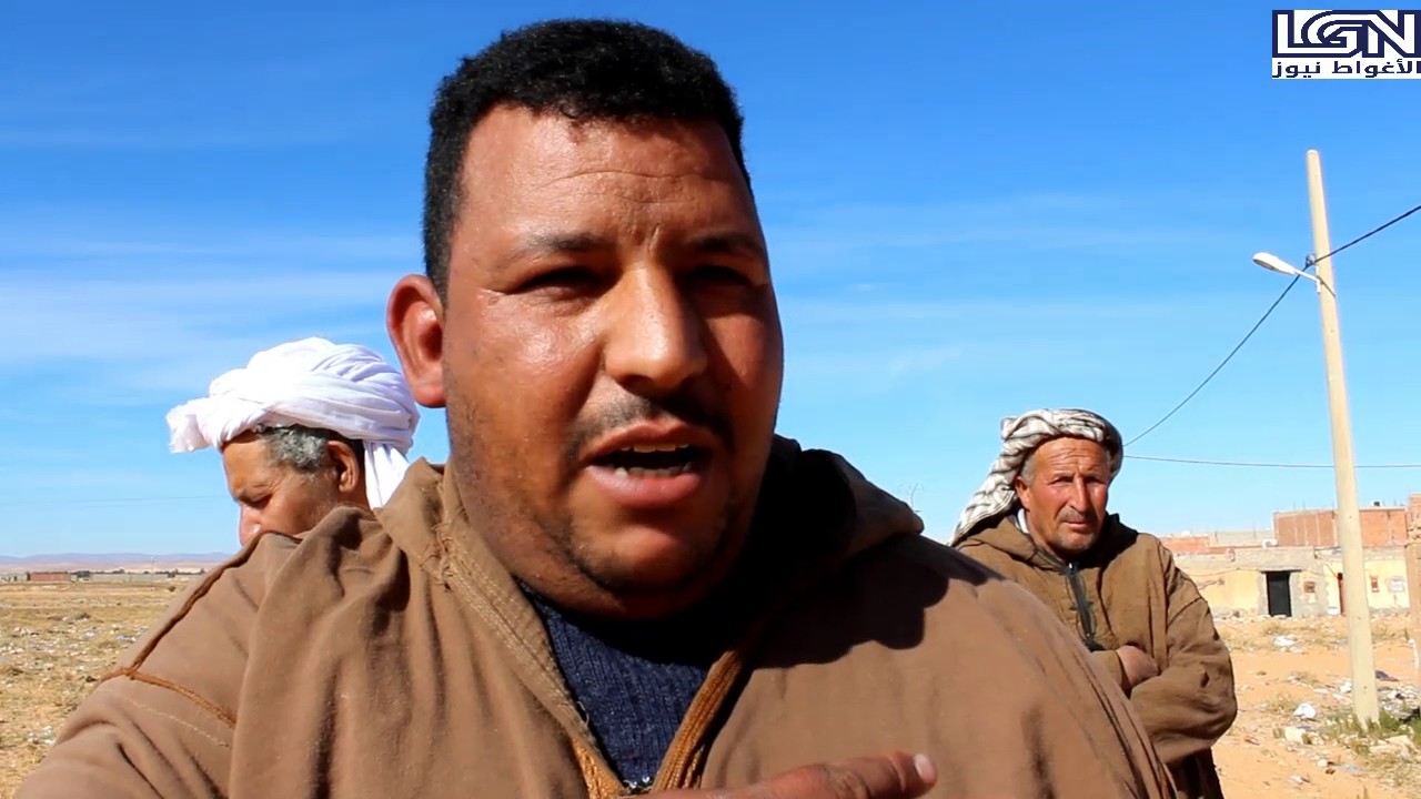 حي محمد فرحات بن ناصر بن شهرة بالأغواط  معاناة عمرها 20 سنة مع الكثبان الرملية . حكيم ب