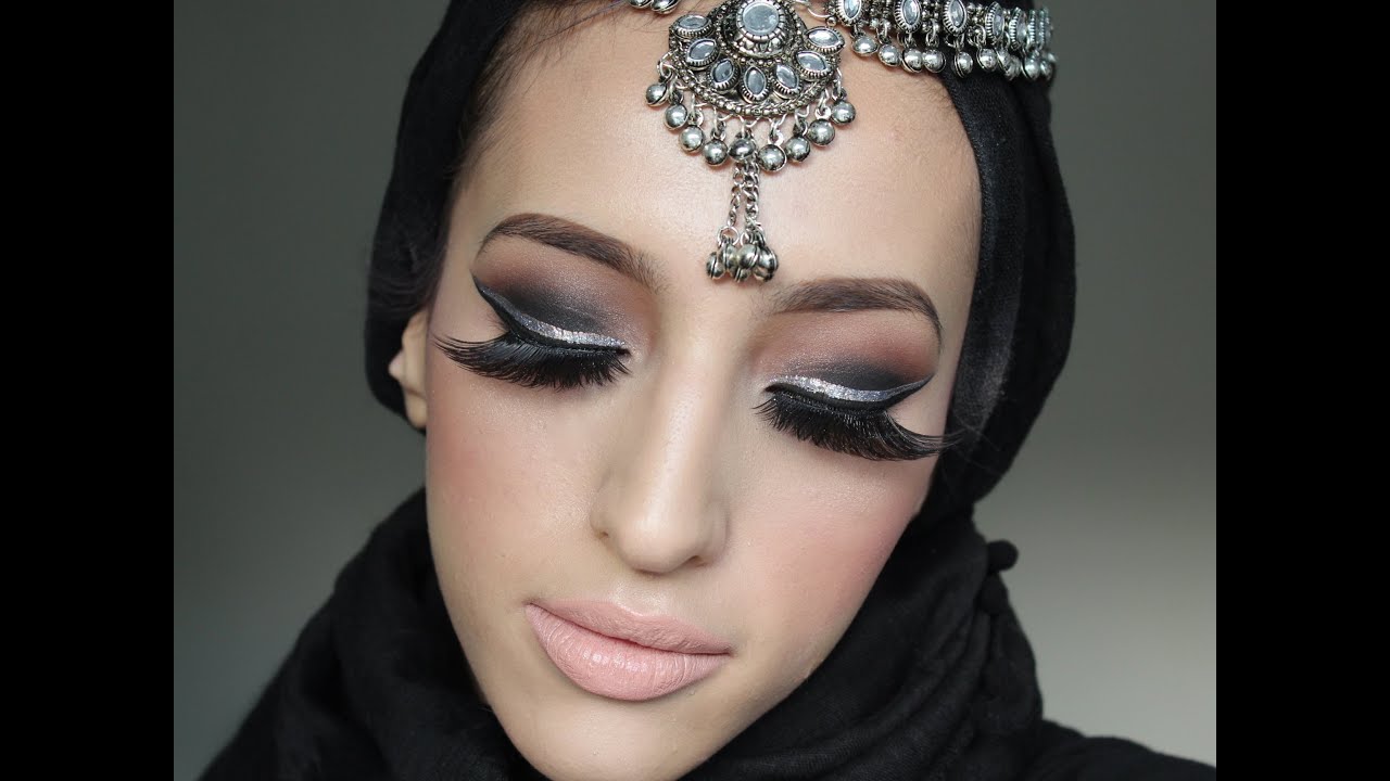 Intense blackout smoky eyes with a pop & lots of lash!