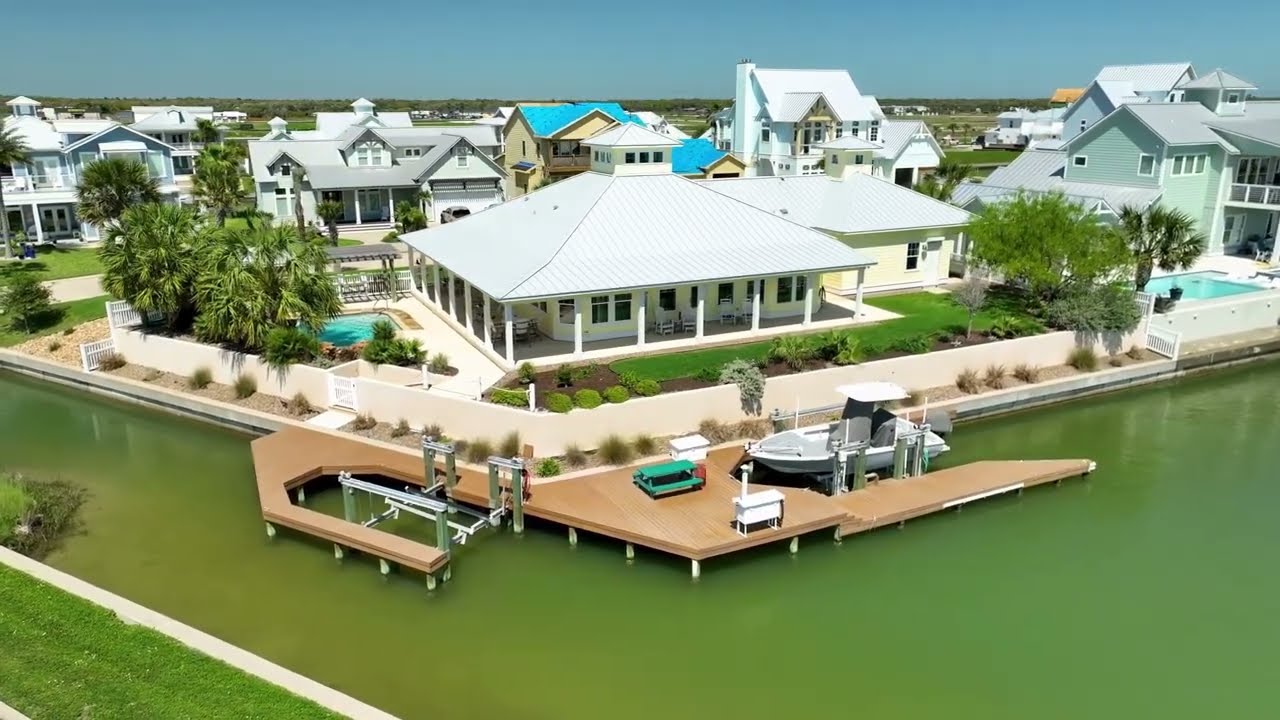 $2,100,000 Luxury Texas Coast Waterfront Home with a Pool & in a Gated Community in Rockport, TX!