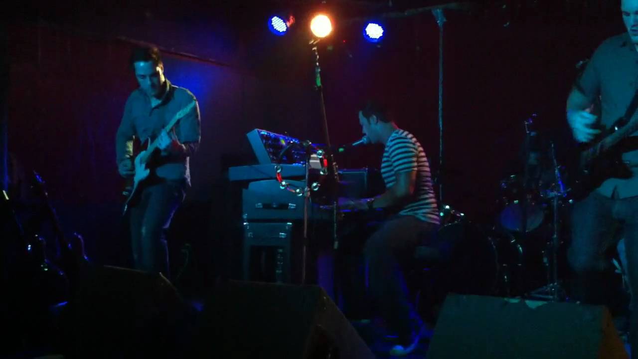 Lenore- The Walk (Imogen Heap Cover) Live at Jack Rabbits