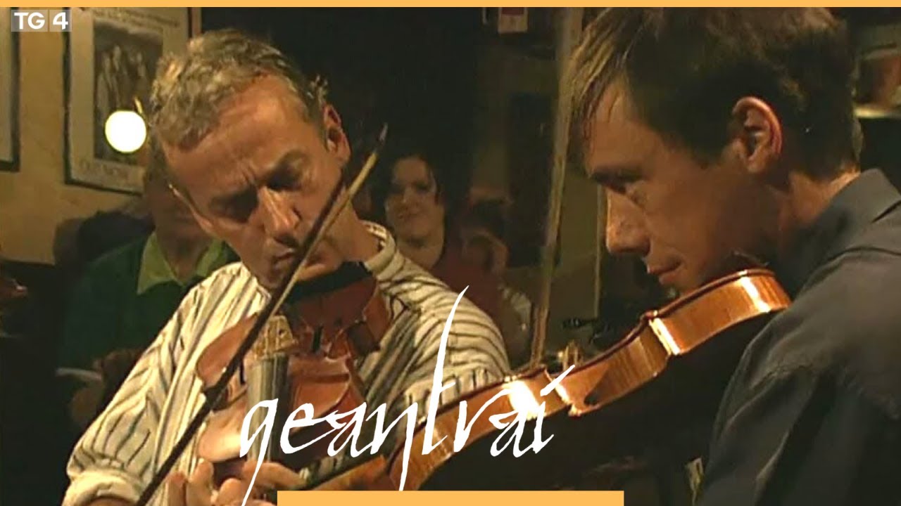 Hugh Ó Gallachóir, Steven Campbell & Manus Lunny | Tigh Húdí, Bun Beag |Geantraí 2001 | TG4