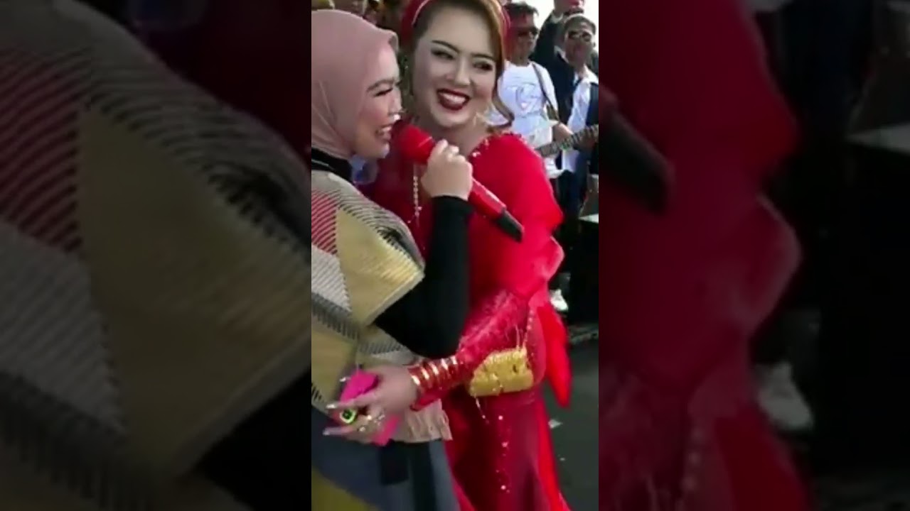 Selfi Yamma Dapat buket uang dari sultan Benrangnge di hari ulang tahunnya off air pinrang sulsel