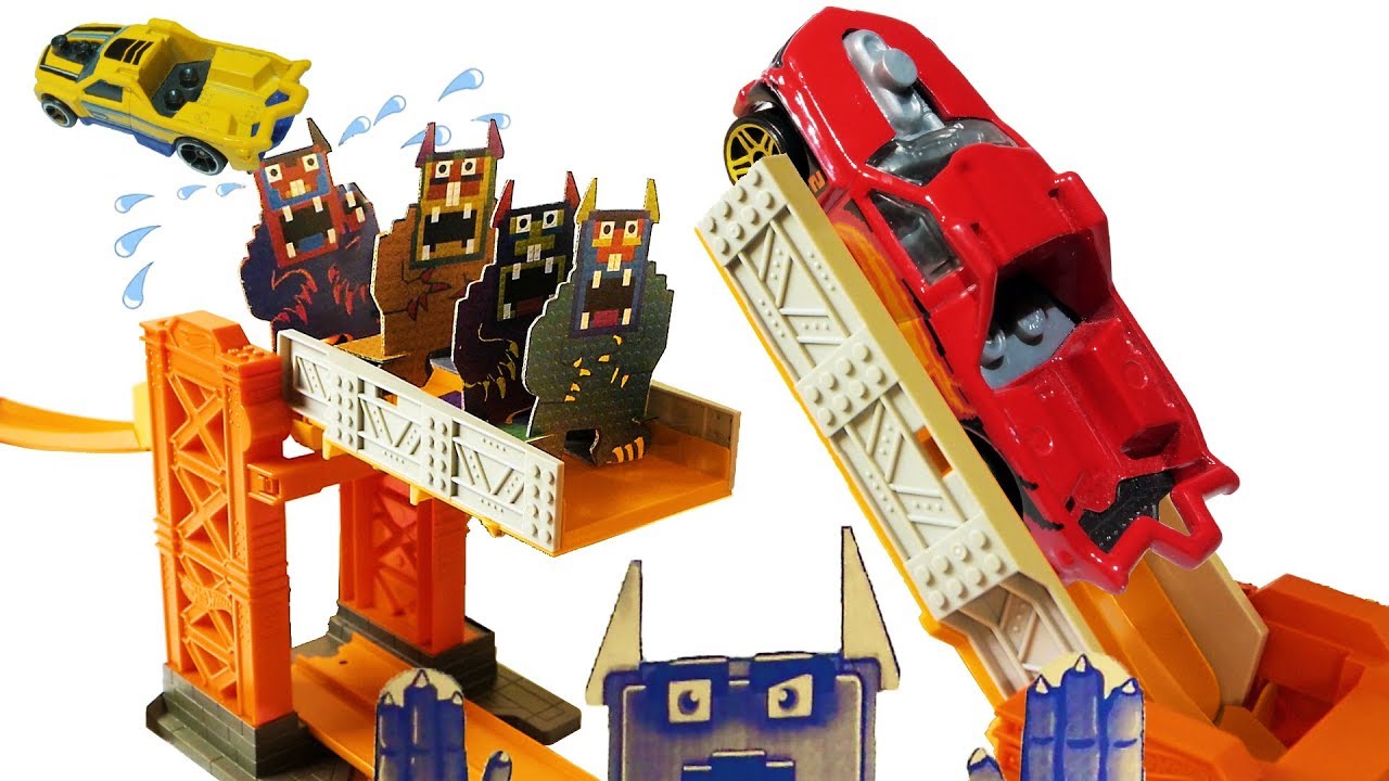 Epic Hot Wheels Race Track Builder Stunt Bridge DWW96