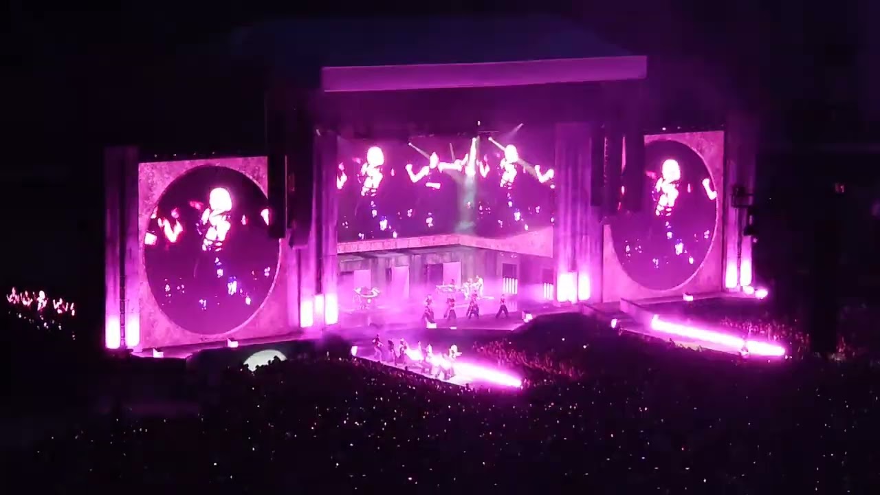 Lady Gaga - Telephone & Love Game - Live Chromatica Ball Paris