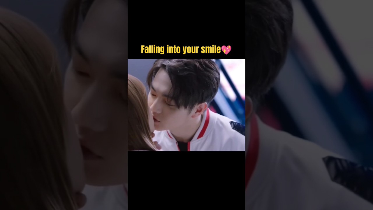 kiss💋💋#shorts#fallingintoyoursmile#cdrama#kdrama#romance#gaming#kiss#trending#viralvideo#korean#love