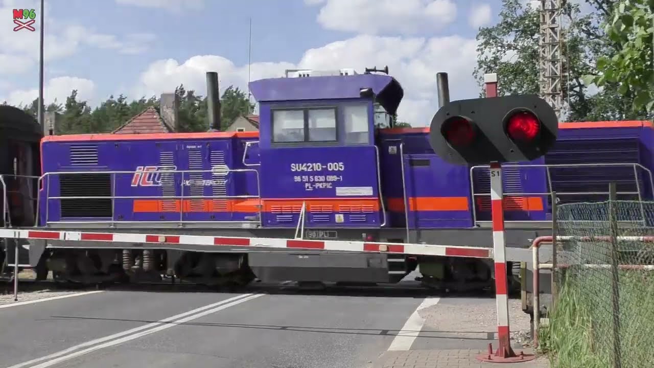 Przejazd kolejowy Nowiny Wielkie #2 (PL) - 2.7.2023 / Železniční přejezd / Railroad crossing
