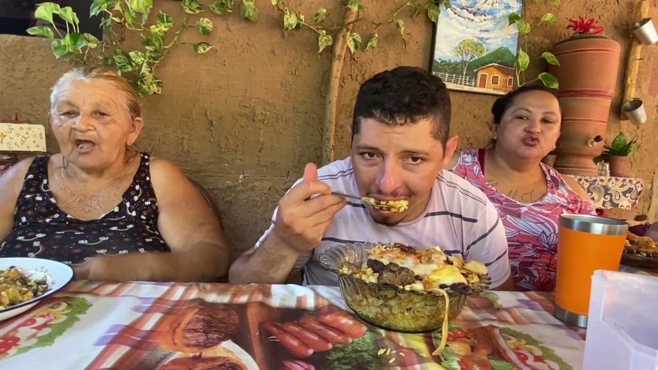 Vamos almoçar escondidinho de macaxeira