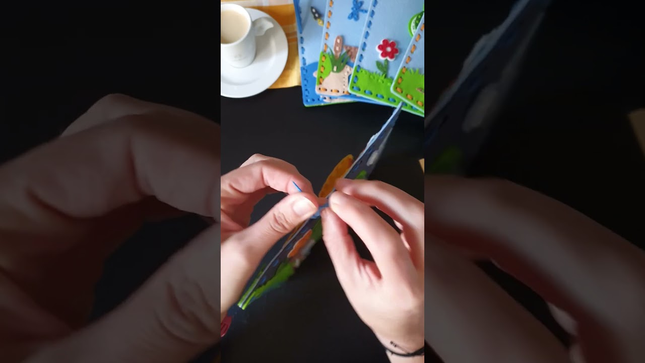 BUUK Without Sewing &ndash; Threading Storybook | BUUK Quiet Book bez &scaron;it&iacute; &ndash; provl&eacute;kac&iacute; kniha s př&iacute;během