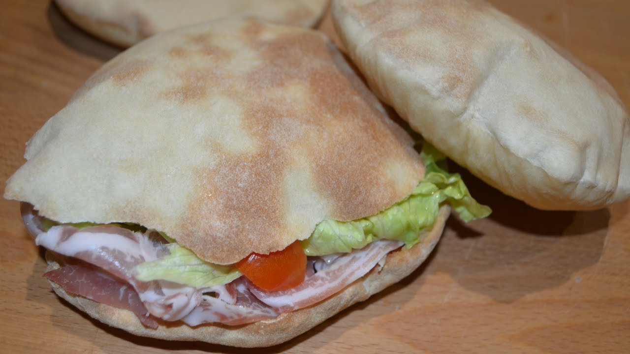 PANE ARABO CON ESUBERO DI PASTA MADRE