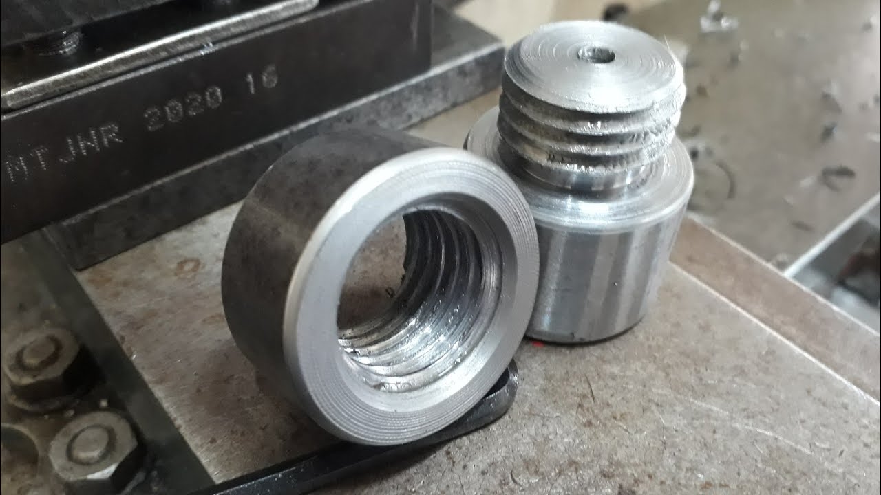 Torno Mecânico  - fabricação de porca e parafuso