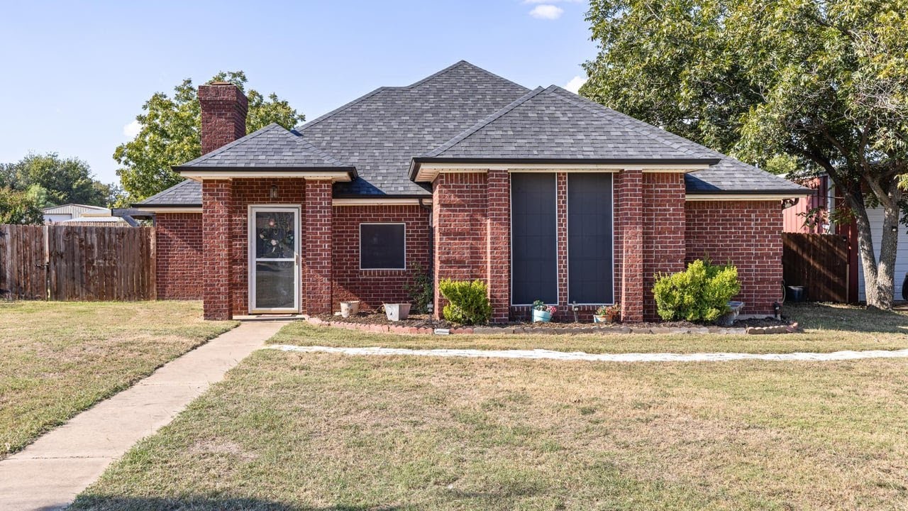 614 Overhill Drive, Granbury, TX