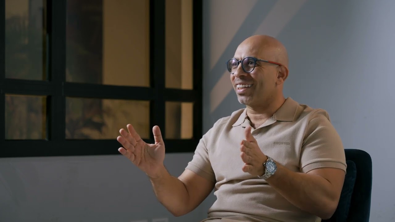ايه حكايتك مع محمود   /    Eih Hekaytak with Mahmoud    #ايه_حكايتك  #كريم_محسن