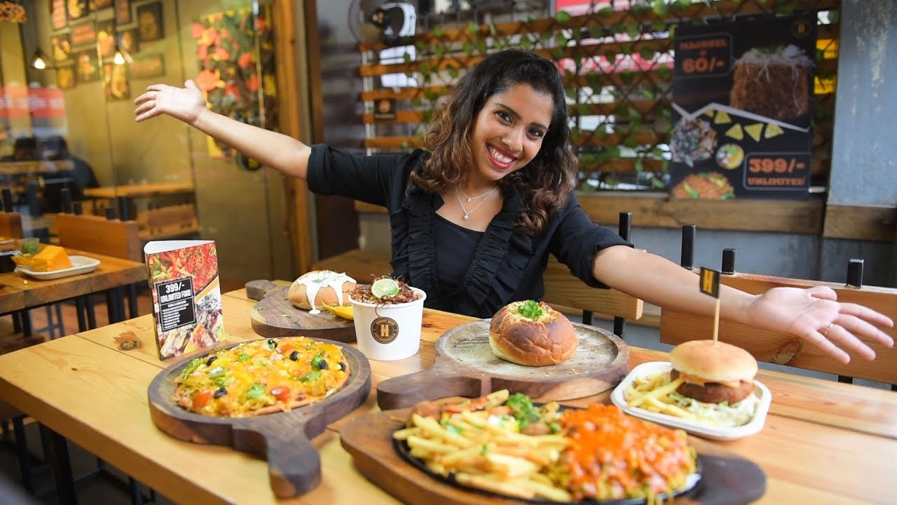 Try These Crazy Varieties Of Maggi At Hungry Head | Curly Tales