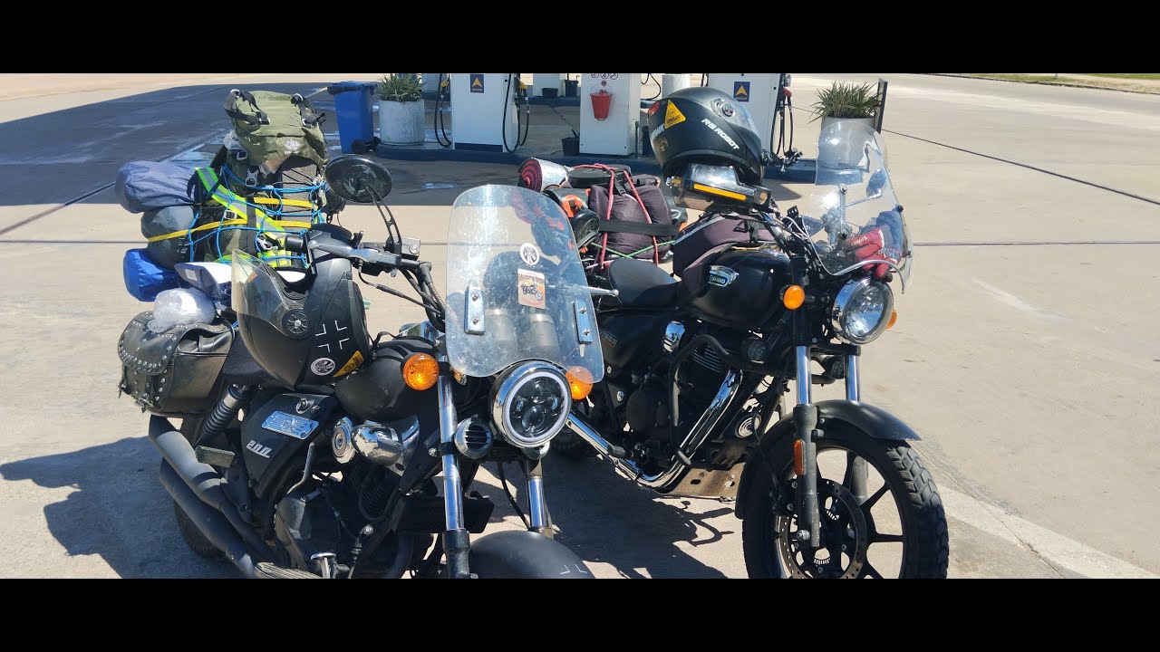 ROYAL ENFIELD Y KEEWAY SUPERLIGHT ACAMPANDO CON VIENTO Y FRIO