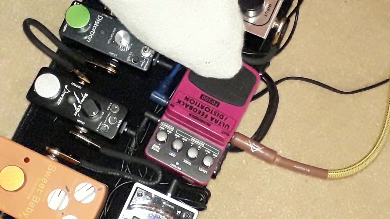 Behringer Ultra Feedback Distortion FD300  / Feedback Test / BOSS CLONE?