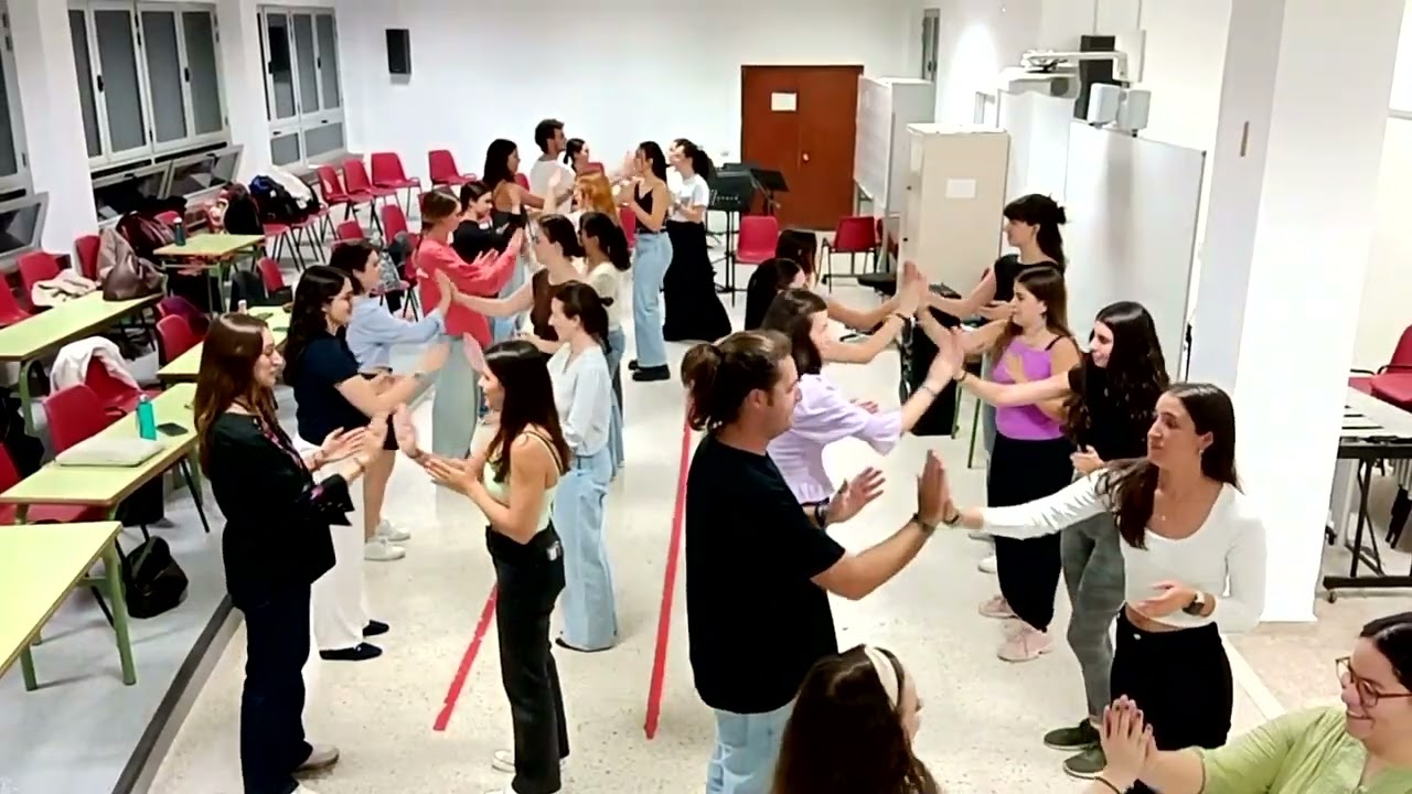 Esku Dantza (Danza del País Vasco) - PEDAGOVILA