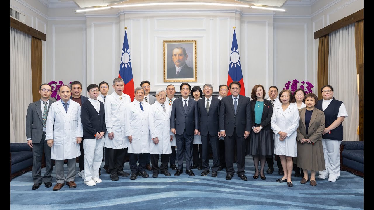 20250407  總統接見「第十一屆台灣兒童醫療貢獻獎得獎人」